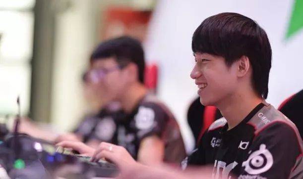 仅为申花带 仅为申花带