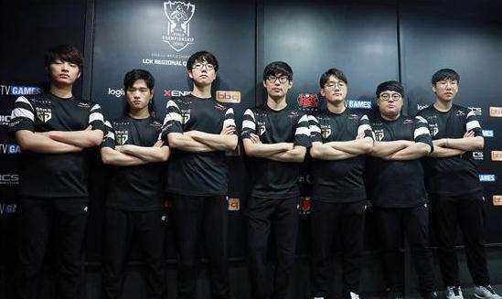 一步拉开